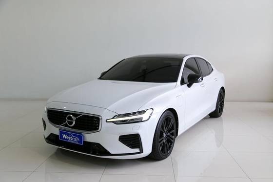 VOLVO S60 2.0 T8 R-DESIGN HÍBRIDO 4P AUTOMÁTICO VOLVO S60 2.0 T8 R-DESIGN HÍBRIDO 4P AUTOMÁTICO